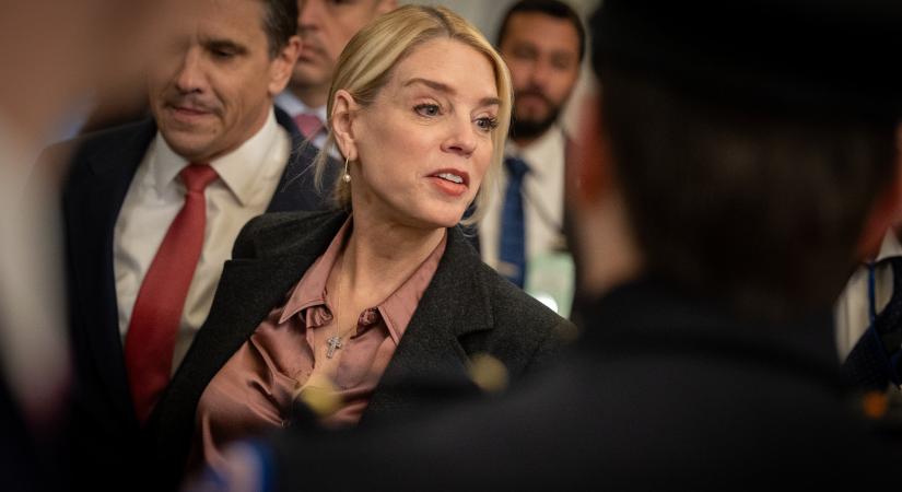 Kirúgása mentette meg a vallomástól a volt minisztert