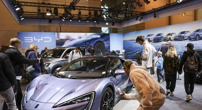 Kilőtt, majd visszaesett a kínai autópiac