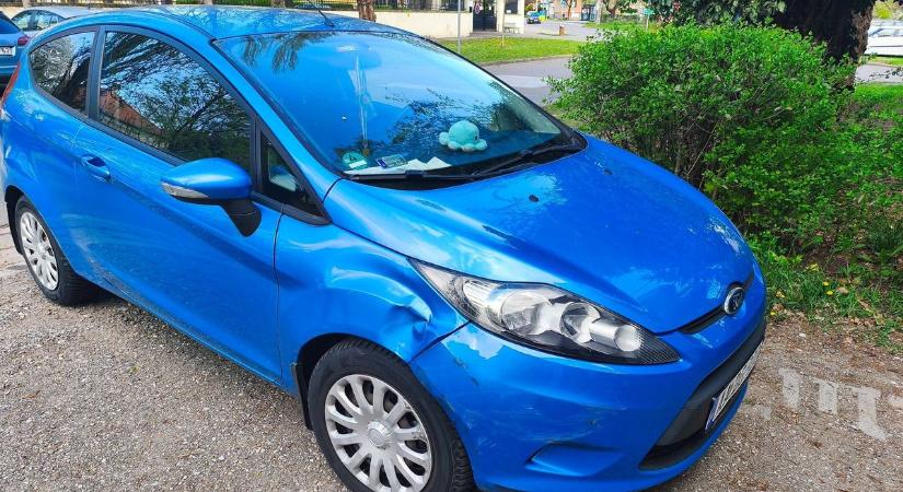 Drága kocsival mindent szabad? Arcpirító pofátlanság az egri garázssoron, segítséget kér a fordos