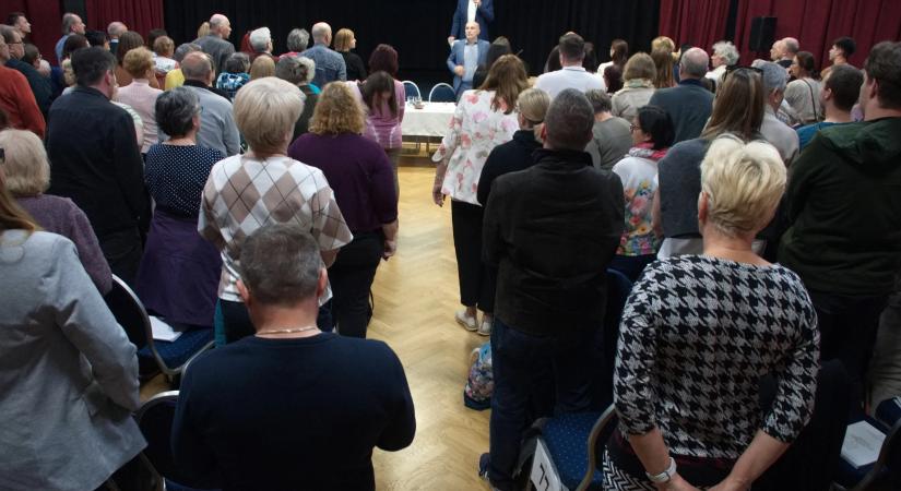 Letették esküjüket a helyi választási iroda szavazatszámláló bizottságának tagjai