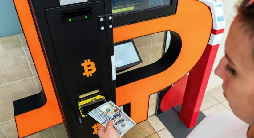 Egymilliárd forintál is többet loptak el egy Bitcoin ATM-üzemeltetőtől