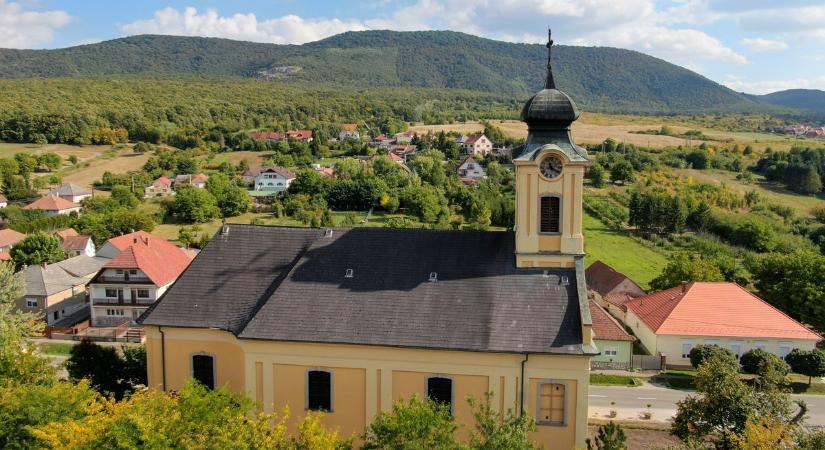 Készíthetjük a bukósisakot: hamarosan kész Felsőtárkány legújabb sportlétesítménye