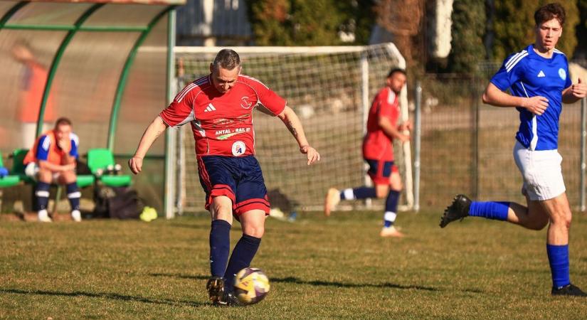 Tippek Kompoltról: „Csárli” bátor, de nem hallgat a súgóra