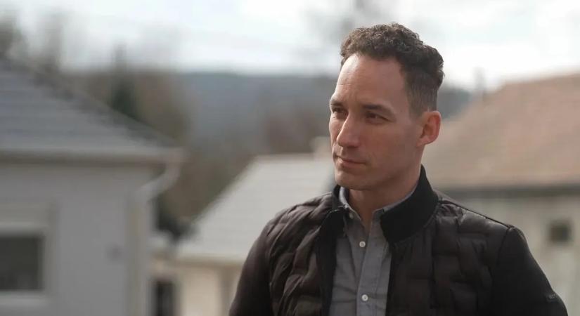 Ételt oszt és a javításokba is besegít Sajóbábony polgármestere