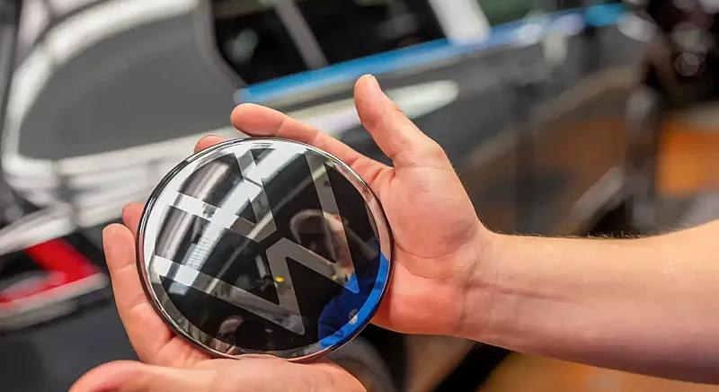 Ezrek állása forog kockán, de a VW nem mond le a luxusról