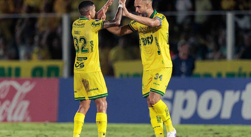 VIDEÓ: védhetetlen fejessel ért el történelmi győzelmet a brazil kiscsapat a Libertadores-kupában