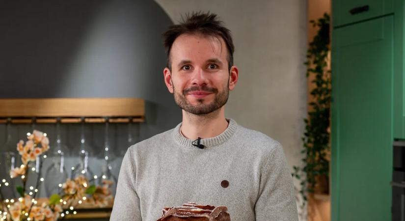 Palacsintatorta, ahogy még biztosan nem készítetted: rózsává formázva lesz különleges