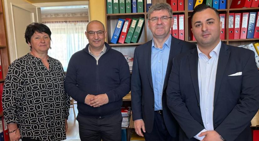 Sorsdöntő egyeztetés Sárkeresztúron: lakhatás, munka és oktatás a tét