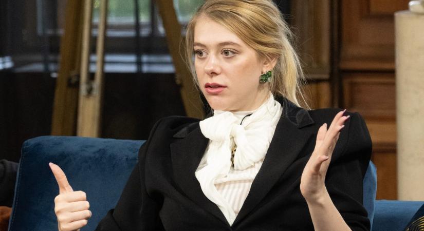 Schumacher Vanda ledöbbent, amikor egy Beverly Hills-i telefonos boltban megkérdezték tőle, kire fog szavazni április 12-én