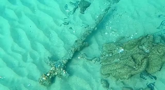 Keresztes lovagok 12. századi kardját találták meg Izraelben