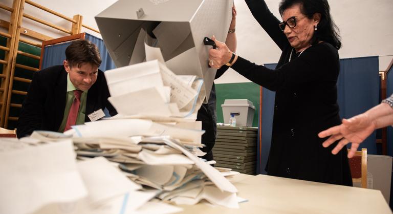 Nem kizárt, hogy vasárnap este helyett csak napokkal később ismertetik a választás végeredményét