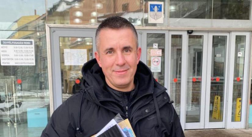 Újabb ismert politikus jelentette be a visszalépését