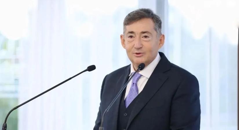 Mészáros Lőrinc elképesztő autót adományozott Bicskének