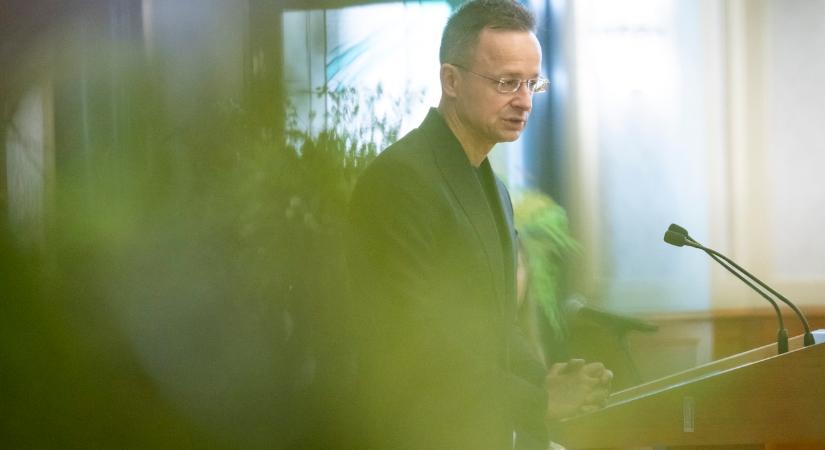 Szijjártó Péter hatvan ajkai munkahely létrehozását jelentette be