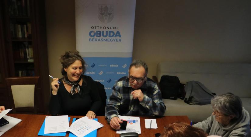 Sikeres digitális felzárkóztatás: az idősek is magabiztosan használják az okostelefont