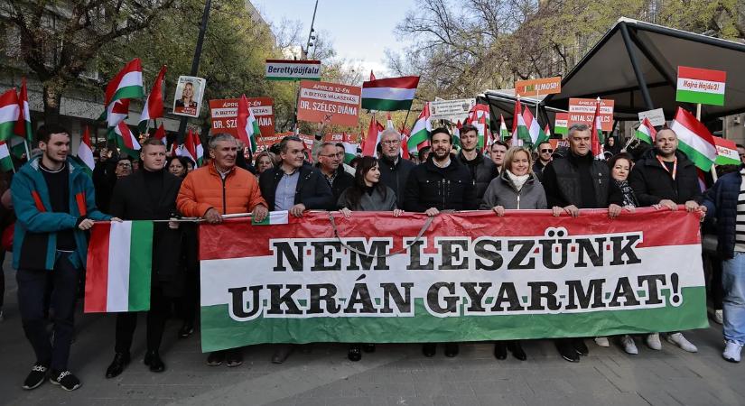 Megindult a tömeg az országjáráson - Debrecen is megüzente: Nem leszünk ukrán gyarmat!