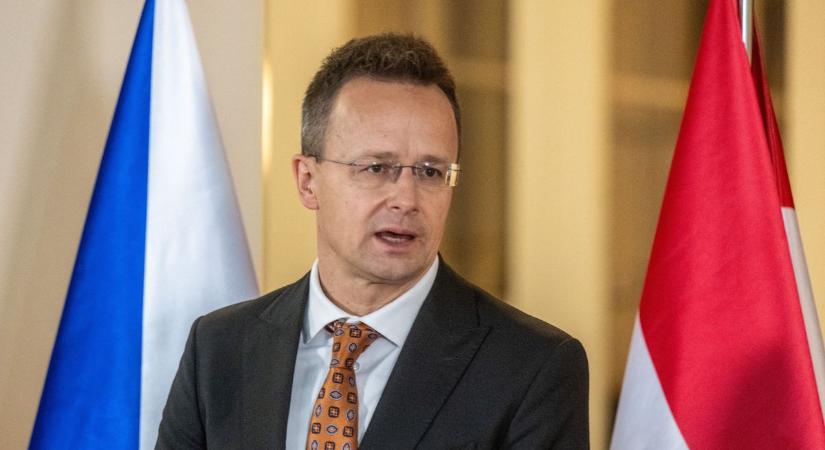 Szijjártó Péter nem kímélte a magyarul posztoló Zelenszkijt a kárpátaljai magyarok helyzete miatt