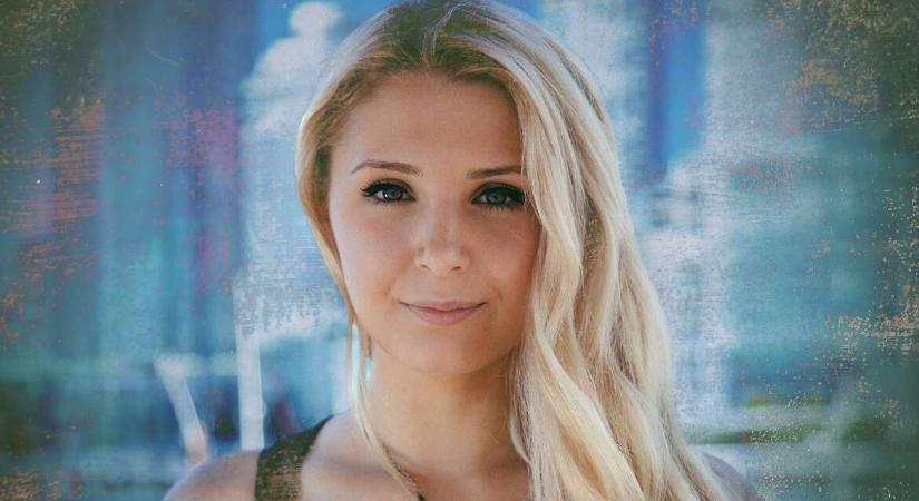 „Az a szőke, náci csaj voltam, akinek mindenki látni akart” – Egy antifeminista influenszer pálfordulása