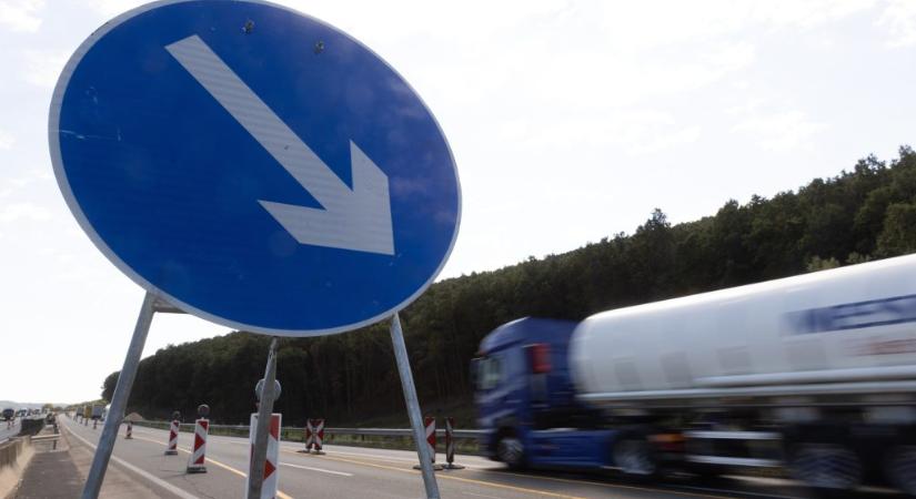 Újabb földcsuszamlás, ezúttal az M1-es sztráda szélesítése közben