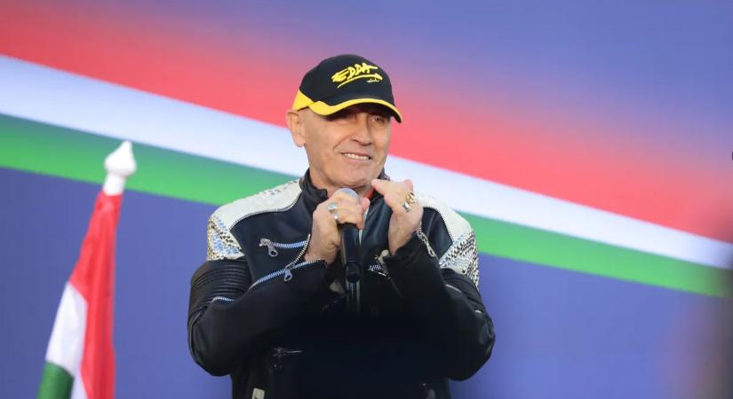 Országjárás: hihetetlen tömeg van Debrecenben, Pataky Attilának zúgott a taps