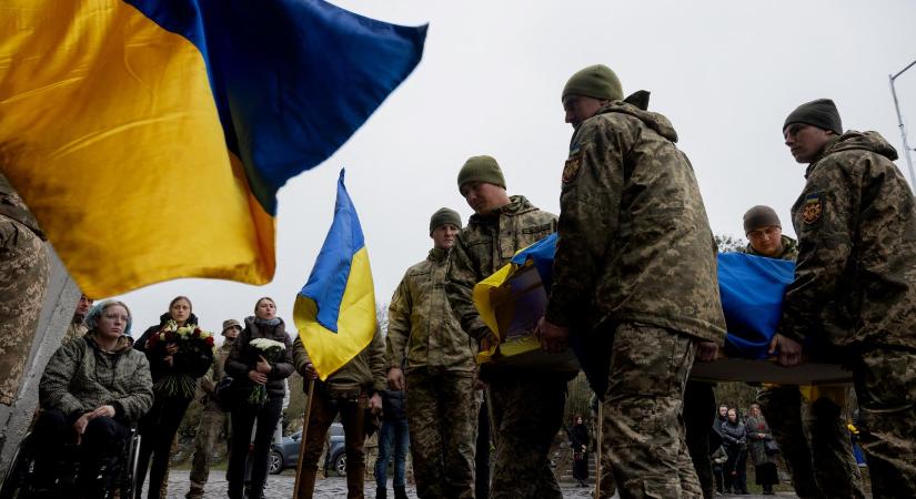 Ezer katona földi maradványait szállították haza Ukrajnába, 41 elesett oroszért cserébe