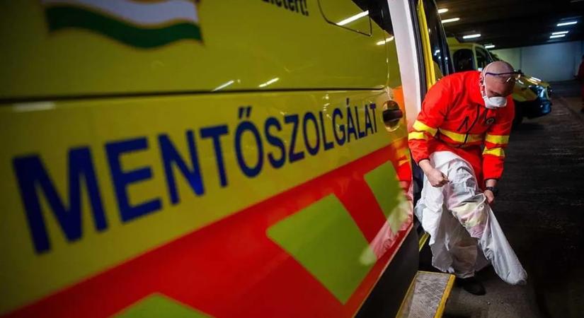 Összeesett a sportcsarnokban: perceken múlt az élete egy férfinak Jász-Nagykun-Szolnok vármegyében