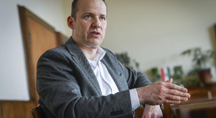 Döntött a bíróság, Toroczkai Lászlónak kártérítést kell fizetnie Duda Ernő genetikusnak