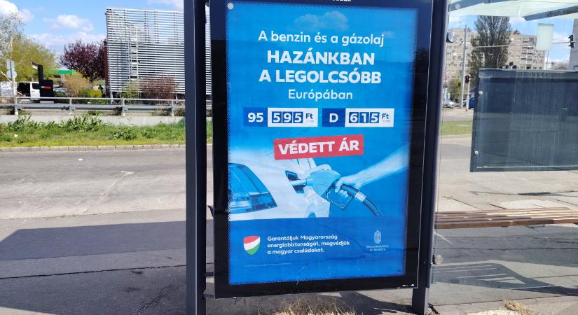 Orbitálisat hazudnak Orbánék a legújabb plakátjukon