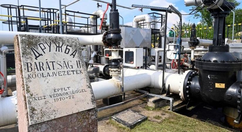 Zelenszkij meghökkentő beismerést tett a Barátság vezetékről: személyesen állapodott meg a horvátokkal Magyarország és Szlovákia olajellátásáról – "Ott rendelkezésre áll, ami nekik kell"