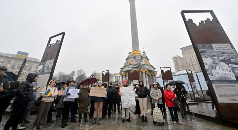 A világ összes pénze ellenére is lassan üres a páncél Ukrajnában: feketén fehéren látszik, mit ért el Orbán Viktor