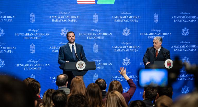Kis ország, nagy játszma: erről árulkodik J. D. Vance látogatása