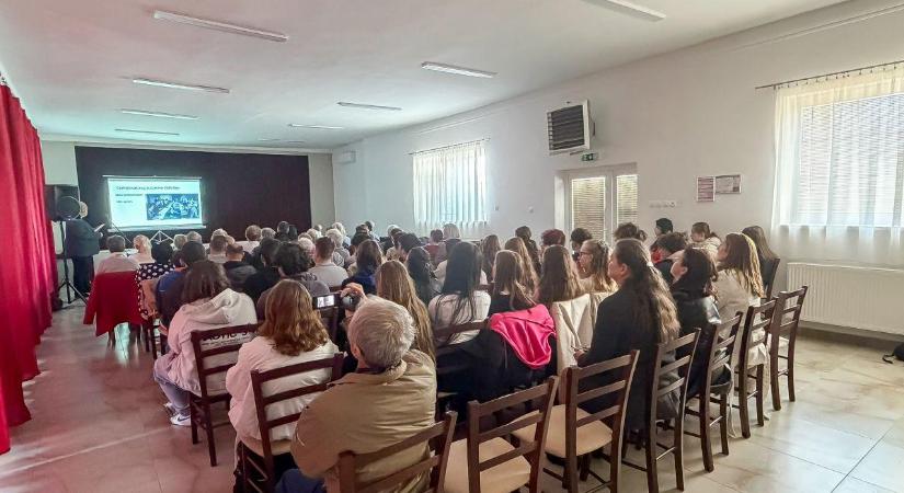 A kitelepítettek emléke kötelez