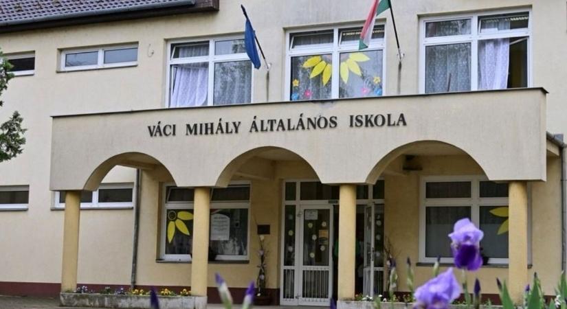 Kulturális programokkal emlékeznek a költőről a nyíregyházi iskolában