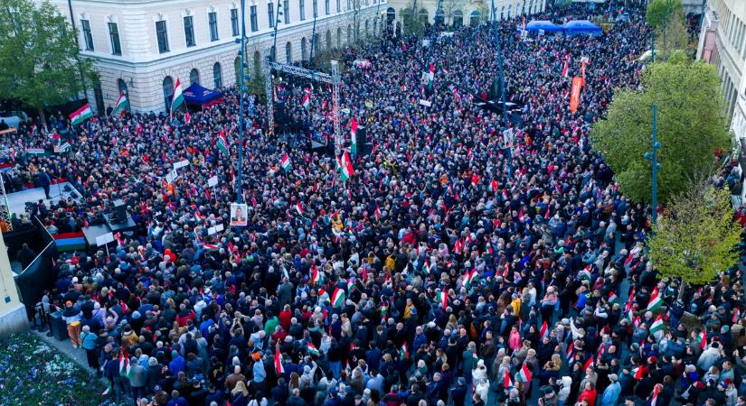 Tűpontos üzenettel csitította el Orbán Viktor Debrecenben a tiszás fiatalokat