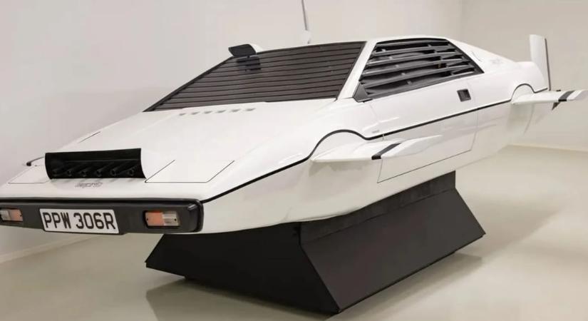 Árverésre bocsátják a Bond-filmek legendás tengeralattjáró-autóját