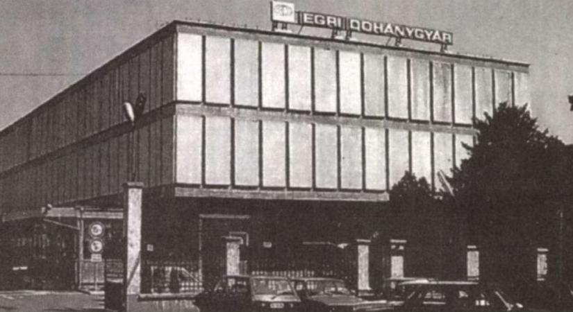 Város volt a városban, már csak a nyomait látni: ezért zárt be a legendás egri gyár – fotókkal