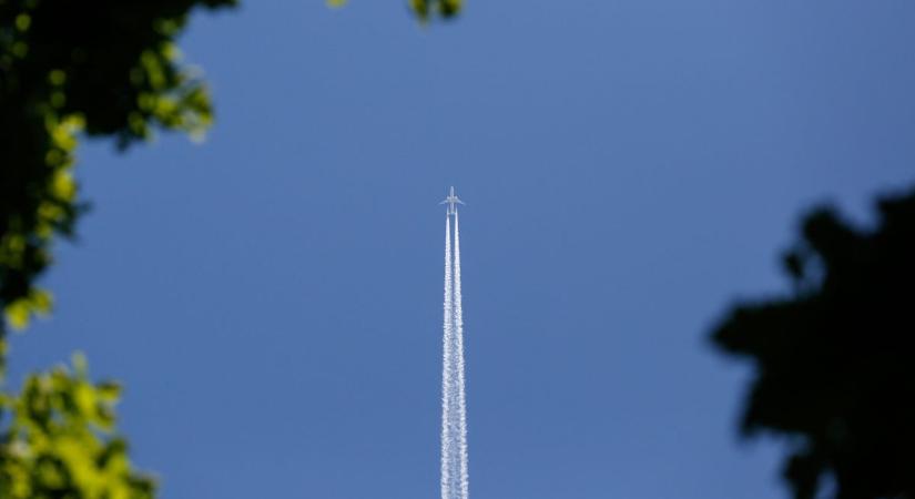 Tények az égen: nem méregcsíkot húznak a repülőgépek