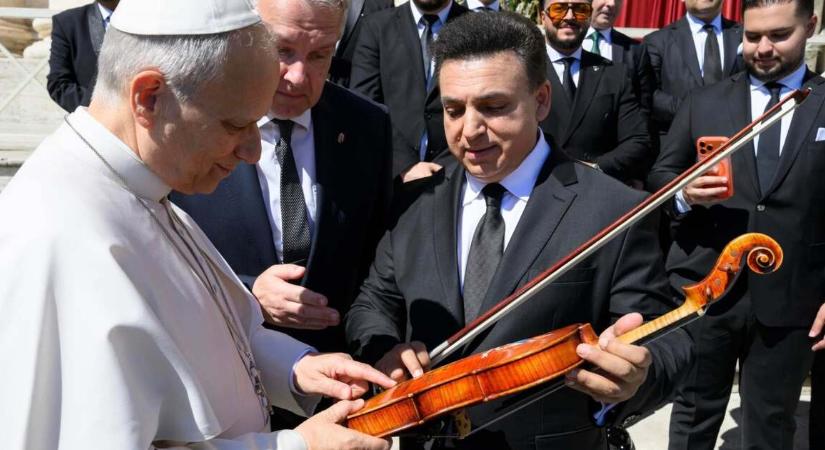 Mága Zoltán XIV. Leó pápának hegedült a Vatikánban