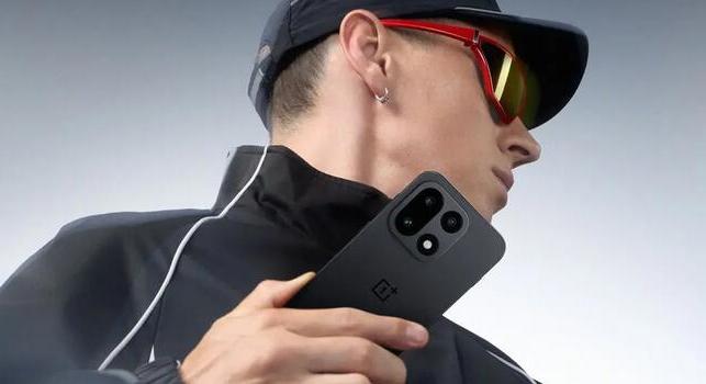 Telefonok helyett kézikonzollal venne le minket a lábunkról a OnePlus