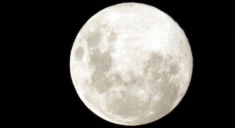 Történelmi pillanat: az emberek először láthatták a Hold sötét oldalát