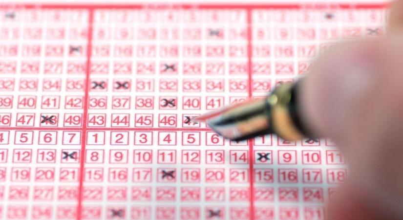 Hatoslottó: Kihúzták a félmilliárdot érő 15. heti nyerőszámokat!