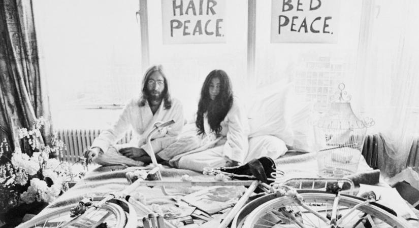 Két szerelmes az ágyban is rendszert bonthat, ha az egyik John Lennon – mire mentek a politikus koncertek?