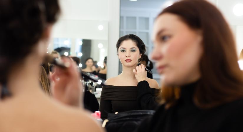 A trend, amiért most az egész világ rajong: 3 szuper trükk a tökéletesen fénylő ajkak elkészítéséhez