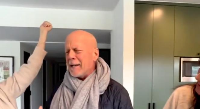 Hatalmas a balhé Bruce Willis családja körül egy videó miatt