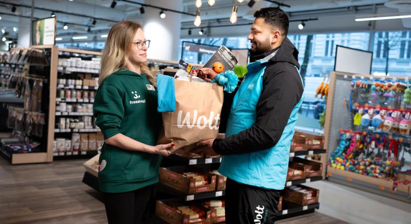 Már 78 német üzletből szállítja a Wolt házhoz a Fressnapf termékeket