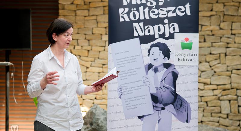 Verses légyott - Költészetnapi flashmob Bükön