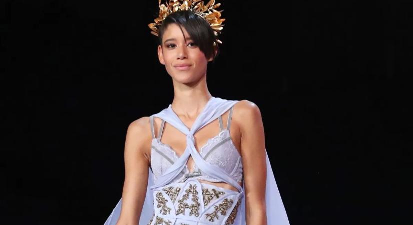 A szupermodell Dilone extrán vékony, hosszú alakja vagány formákkal hódít – forró képek