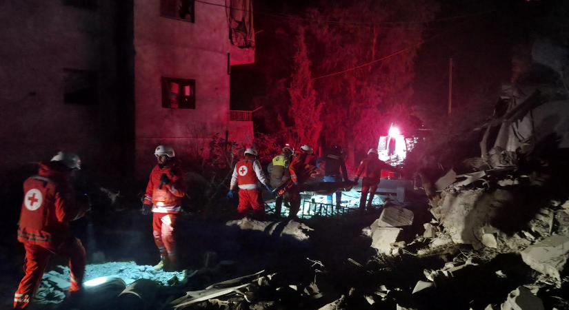 WHO: Több mint 4 ezren haltak meg és 4 millió embernek kellett elmenekülnie Donald Trump és Benjamin Netanjahu iráni háborúja miatt