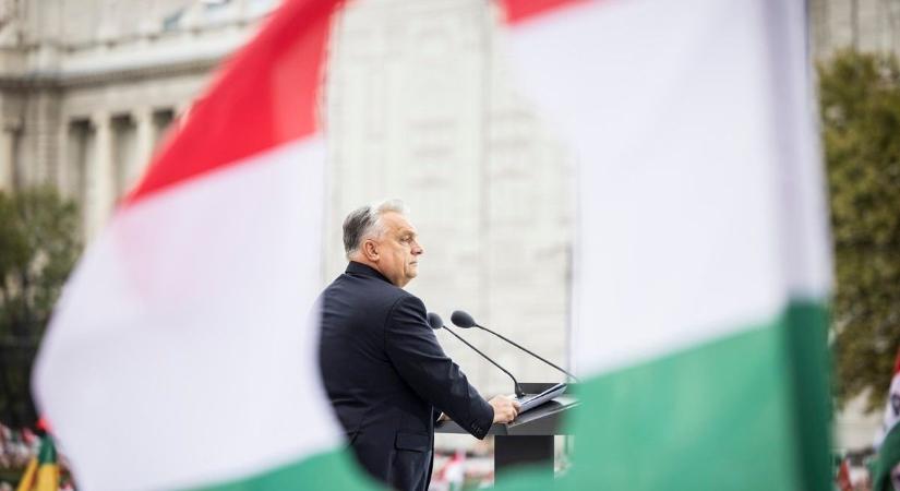 56-os veteránok álltak ki Orbán Viktor mellett