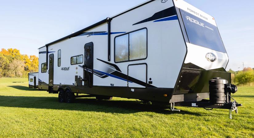 Ez a masszív lakókocsi hozza az ötcsillagos szállodák szintjét